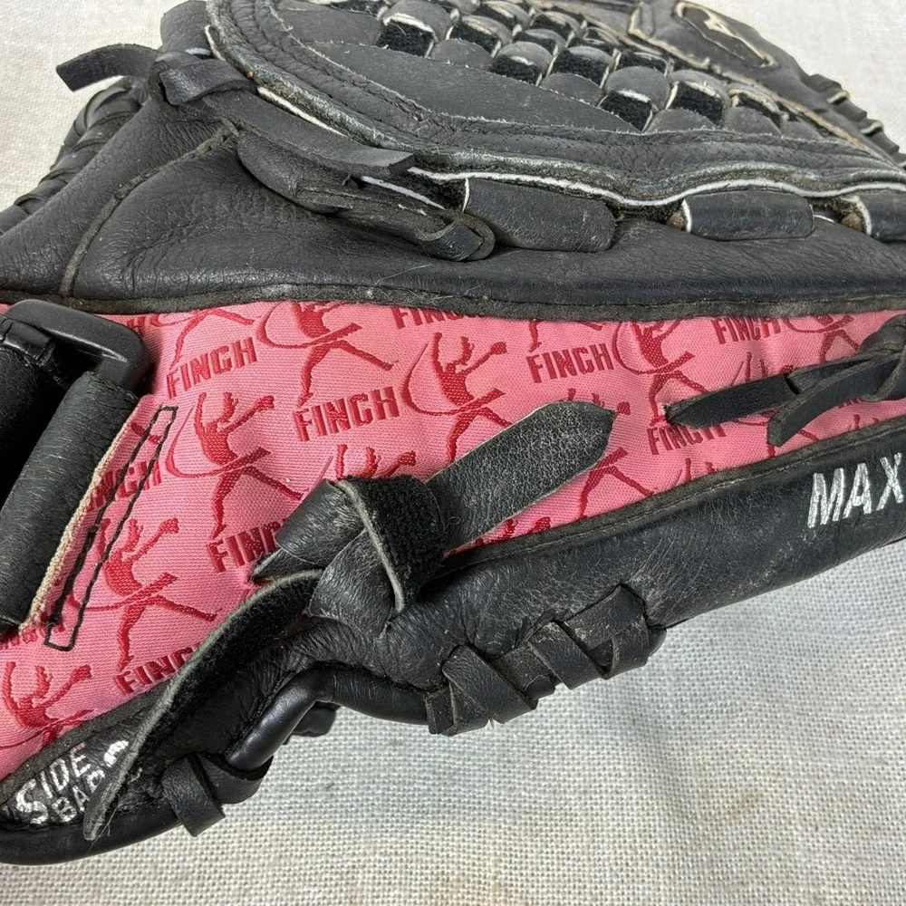 MIZUNO JENNY FINCH 11.5